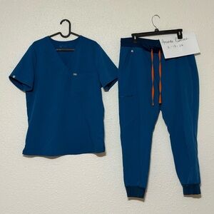 Figs Size Large Petite Scrub Set - Winning Blue